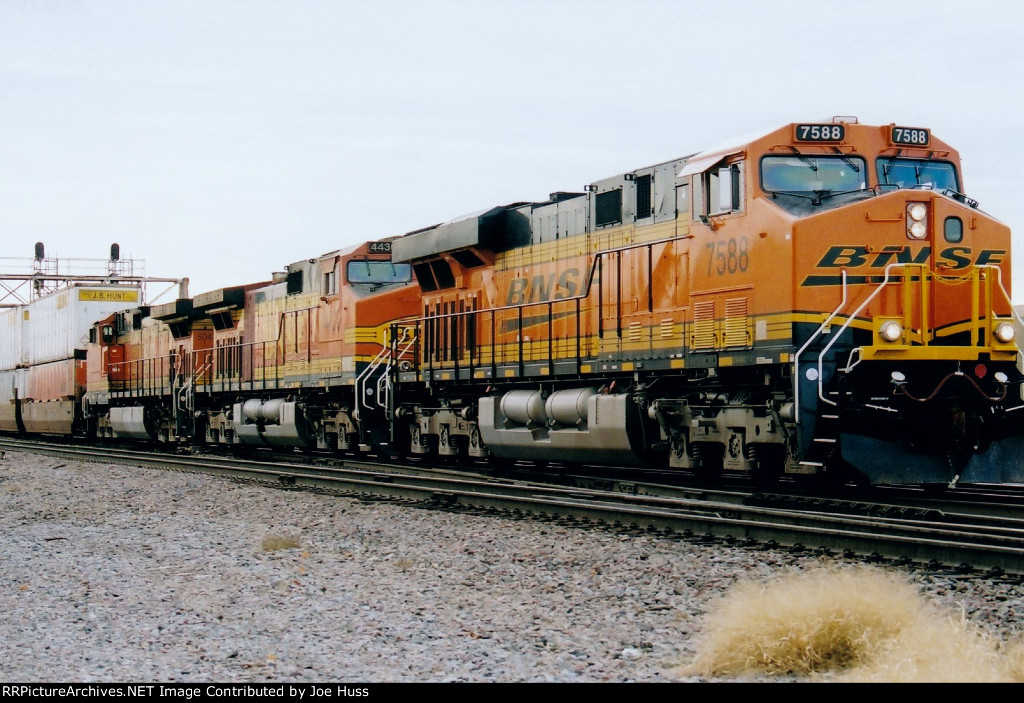 BNSF 7588 West